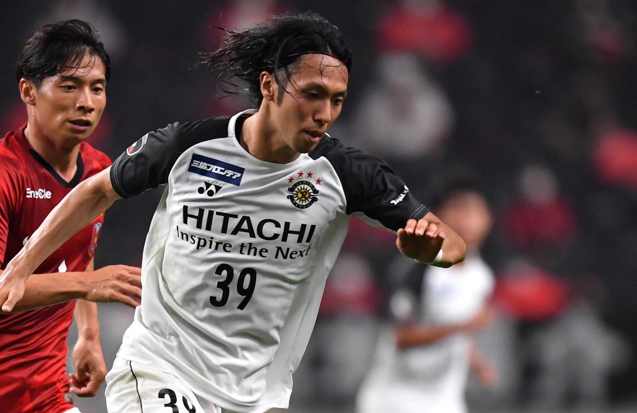 サッカー　神谷優太　ドリブル